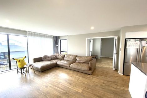 Photo of property in 8 Waitai Lane, Newlands, Wellington, 6037