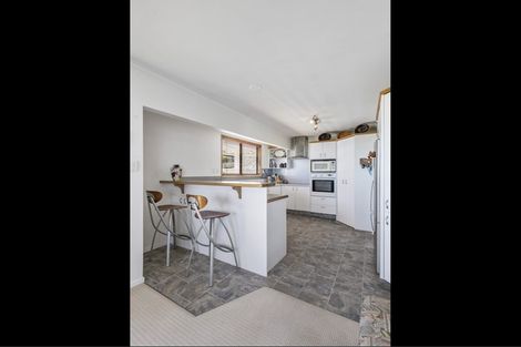 Photo of property in 19 Gwenand Place, Botany Downs, Auckland, 2010