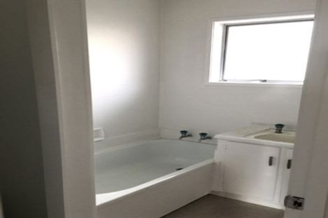 Photo of property in 3/4046 Great North Road, Glen Eden, Auckland, 0602