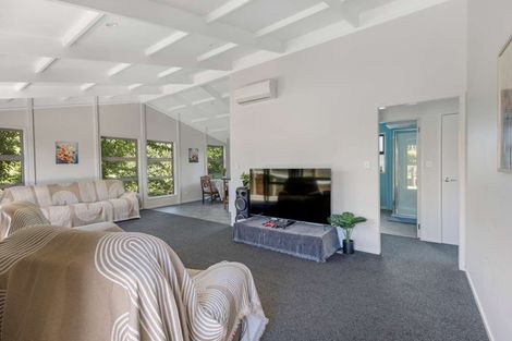 Photo of property in 14 Nevada Drive, Merrilands, New Plymouth, 4312