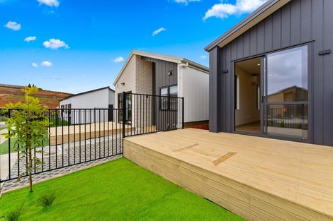 Photo of property in 16 Taukahiwi Road, Pukekohe, 2120