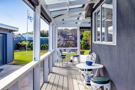 Photo of property in 49 Kawei Road, Ohawe, Hawera, 4671