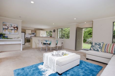 Photo of property in 1a Charlenne Close, Ranui, Auckland, 0612