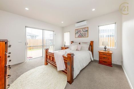 Photo of property in 3 Darley Way, Papakura, 2110