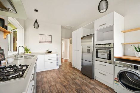 Photo of property in 162 Sutherland Road, Lyall Bay, Wellington, 6022