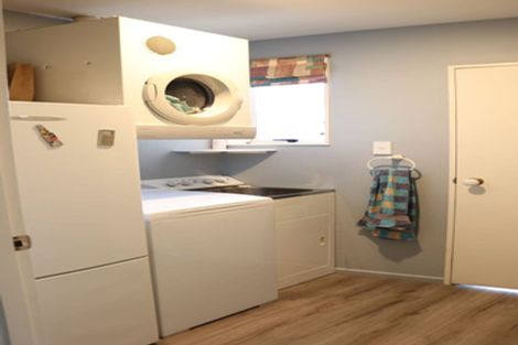 Photo of property in 8 Wendy Place, Heathcote Valley, Christchurch, 8022