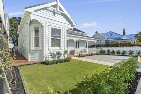 Photo of property in 4 Clarence Road, Northcote Point, Auckland, 0627