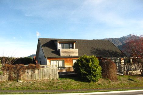 Photo of property in 1 Four Views Avenue, Kelvin Heights, Queenstown, 9300