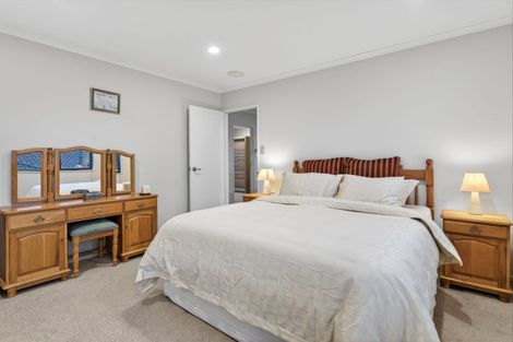 Photo of property in 10 Yatterina Avenue, Takanini, 2112