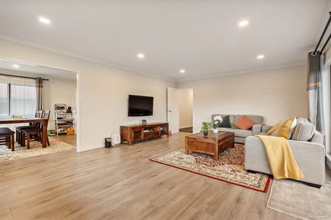 Photo of property in 19 Anna Watson Road, Half Moon Bay, Auckland, 2012