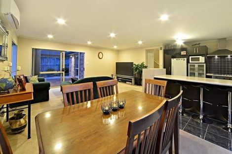 Photo of property in 12 Sarteano Drive, Manurewa, Auckland, 2105