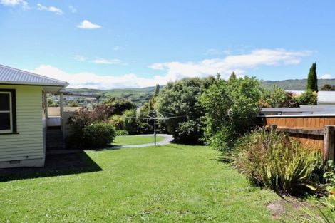 Photo of property in 5 Gonville Street, Tawa, Wellington, 5028