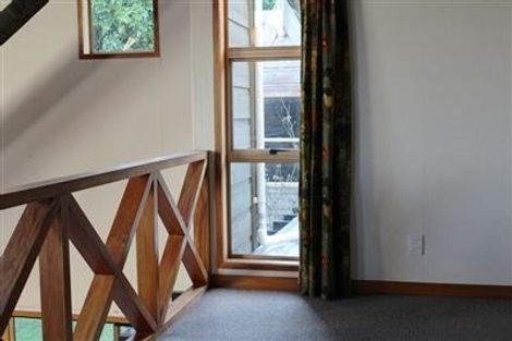 Photo of property in 21 Kakariki Grove, Waikanae, 5036