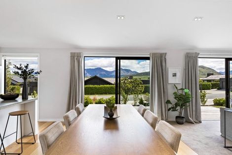Photo of property in 35 Rannoch Drive, Jacks Point, Queenstown, 9371
