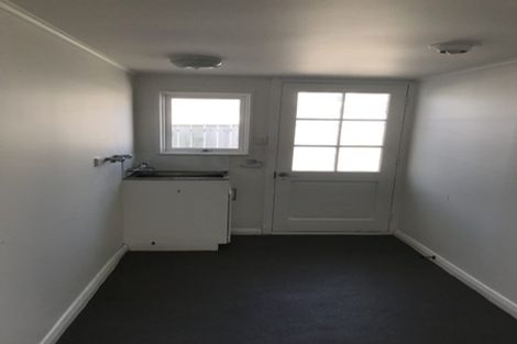 Photo of property in 21 Dorking Road, Brooklyn, Wellington, 6021