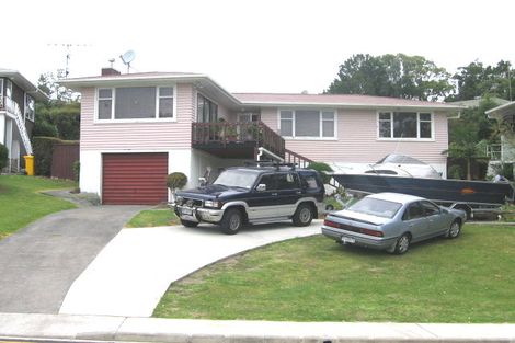 Photo of property in 16 Waverley Avenue, Glenfield, Auckland, 0629