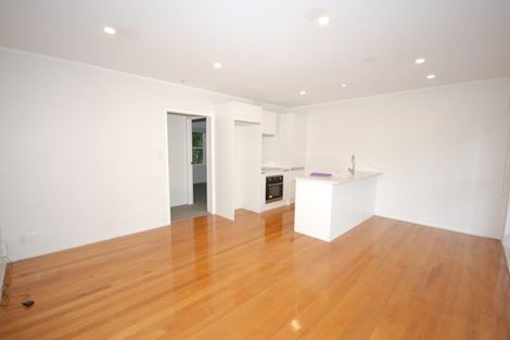 Photo of property in 4/8 Tawera Road, Greenlane, Auckland, 1051