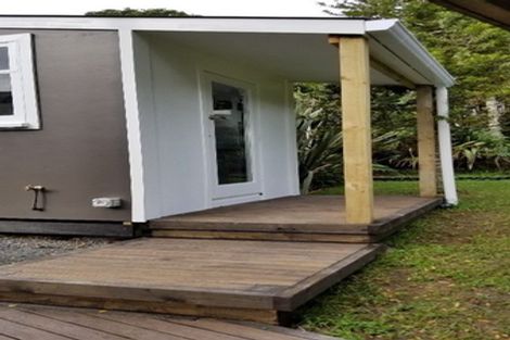 Photo of property in 48 Turanga Road, Henderson Valley, Auckland, 0612