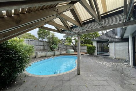 Photo of property in 1 Calypso Place, Rothesay Bay, Auckland, 0630