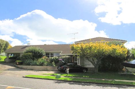 Photo of property in 1 Mccrystal Avenue, Bucklands Beach, Auckland, 2012