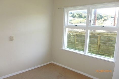 Photo of property in 1/12 Beauchamp Street, Tawa, Wellington, 5028