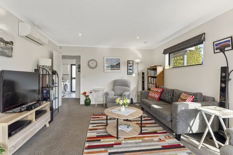 Photo of property in 1 Waiuta Street, Titahi Bay, Porirua, 5022