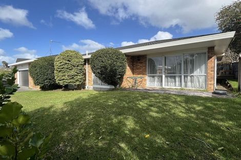 Photo of property in 8 Ballini Rise, West Harbour, Auckland, 0618