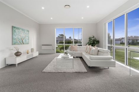 Photo of property in 24 Malbec Place, Huapai, Kumeu, 0810