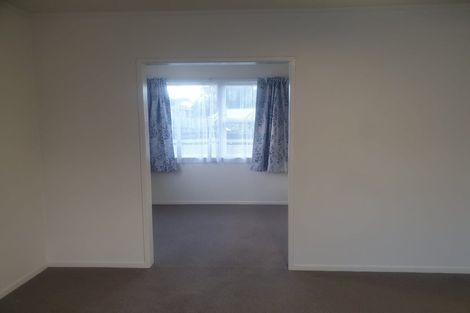 Photo of property in 98 Universal Drive, Henderson, Auckland, 0610