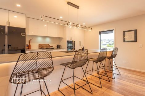 Photo of property in 2 Nikau Lane, Timberlea, Upper Hutt, 5018