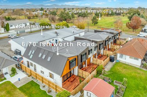 Photo of property in 6/70 Isleworth Road, Bishopdale, Christchurch, 8053