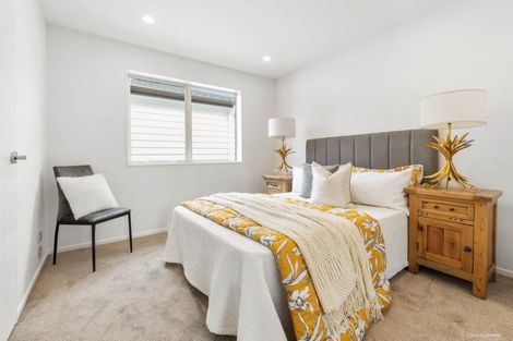 Photo of property in 25a Scarlet Drive, Ranui, Auckland, 0612