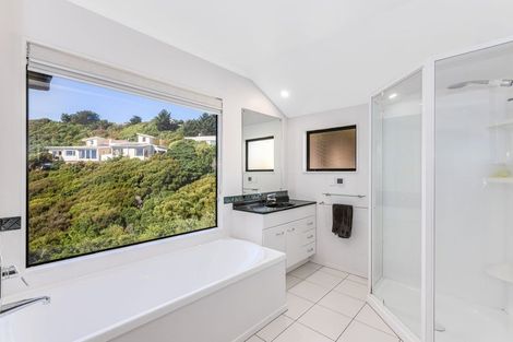 Photo of property in 8 Glengavel Grove, Papakowhai, Porirua, 5024