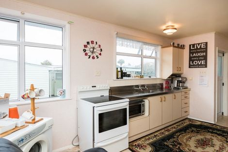 Photo of property in 14 Woburn Place, Takaro, Palmerston North, 4412