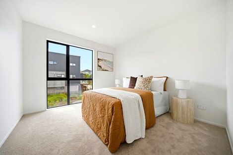 Photo of property in 15 Nerita Place, Long Bay, 0630
