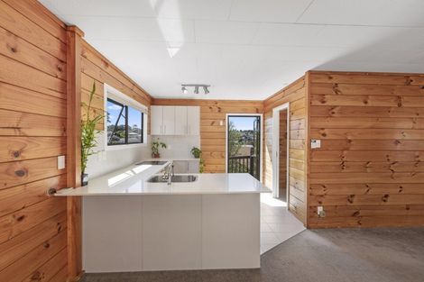 Photo of property in 2/33 Woodstock Road, Forrest Hill, Auckland, 0620