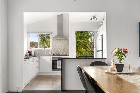 Photo of property in 11 Beaudine Avenue, Glenfield, Auckland, 0629