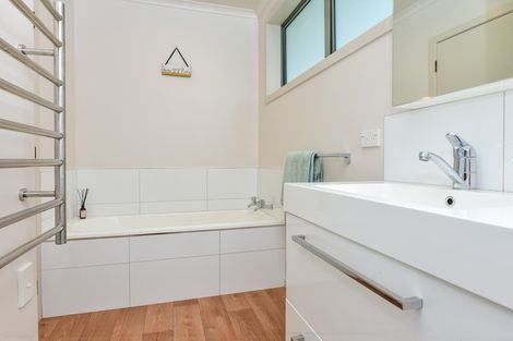 Photo of property in 37 Glen Lynne Avenue, Queenwood, Hamilton, 3210