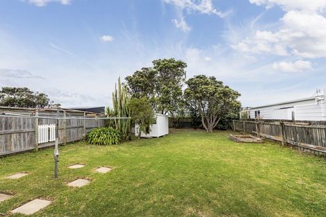 Photo of property in 94 Endeavour Street, Lyall Bay, Wellington, 6022