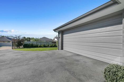 Photo of property in 8 Macloughlin Drive, Te Puke, 3119
