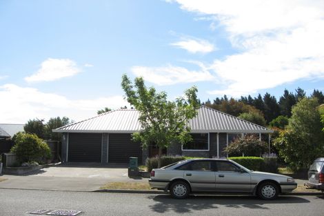 Photo of property in 123 Royal Park Drive, Parklands, Christchurch, 8083