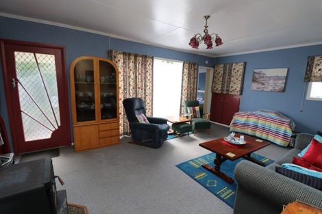 Photo of property in 28 Edinburgh Terrace, Foxton Beach, Foxton, 4815