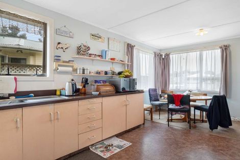 Photo of property in 14 Tainui Street, Castlecliff, Whanganui, 4501