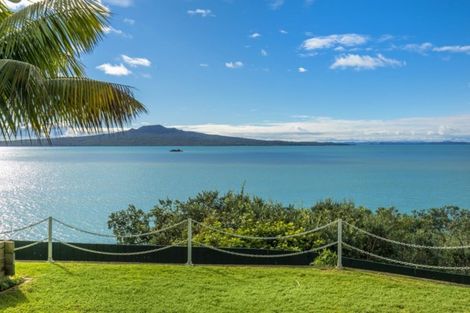 Photo of property in 116a Vauxhall Road, Narrow Neck, Auckland, 0624