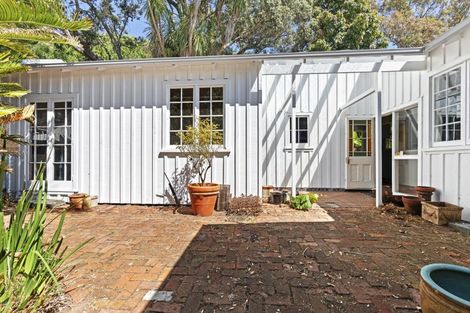 Photo of property in 90 Pendarves Street, New Plymouth, 4310