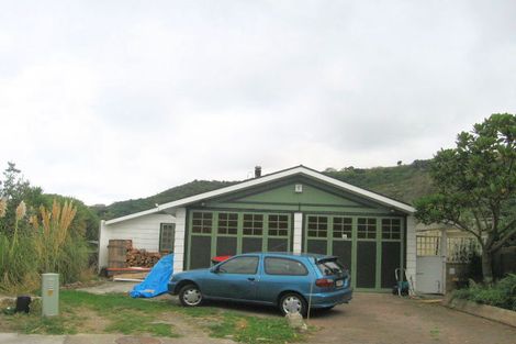 Photo of property in 13 Twomey Grove, Houghton Bay, Wellington, 6023