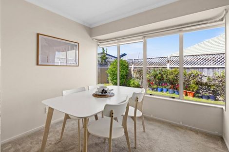 Photo of property in 5/212 Grove Road, Mayfair, Hastings, 4122