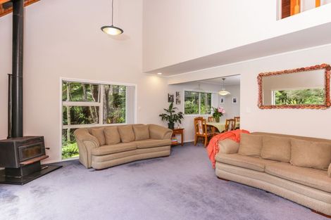 Photo of property in 5 Hayes Road, Henderson Valley, Auckland, 0612