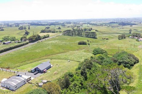 Photo of property in 323 Karioitahi Road, Karioitahi, Waiuku, 2683