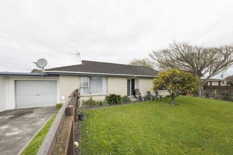 Photo of property in 104 Benmore Avenue, Cloverlea, Palmerston North, 4412